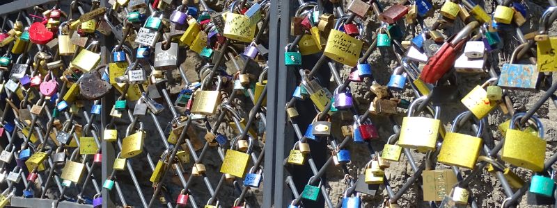 Frontend Login in TYPO3 einrichten ✔ Bereiche mit Passwort schützen ✔ Seiten und Inhaltselemente für Benutzergruppen und Benutzer konfigurieren